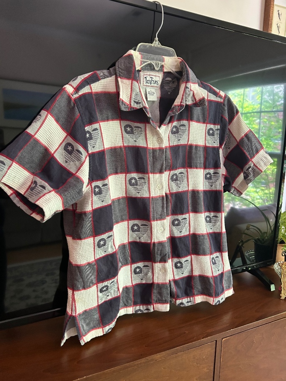 Patriotic Vintage TanTrums Button-Down Collared Short Sleeve Camp Shirt, Large